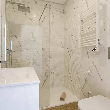 Axess With Panoramic Ocean View לוריניה