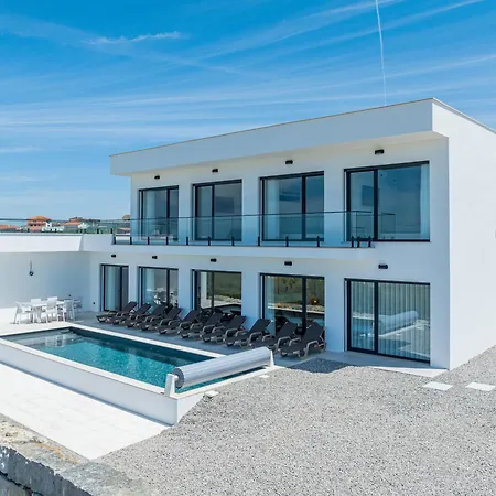 Axess With Panoramic Ocean View לוריניה