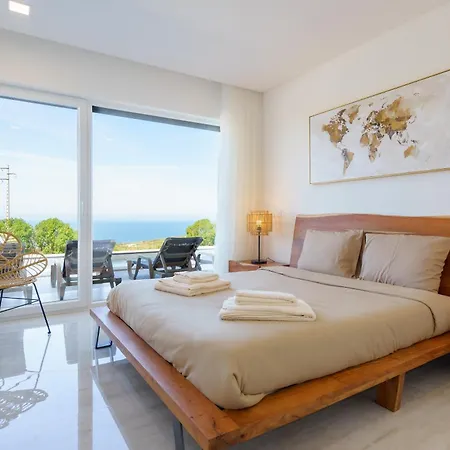 Axess With Panoramic Ocean View ロウリニャン